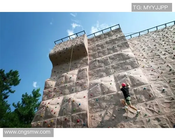 成都攀岩队勇攀高峰中路突破助力攀岩热潮再创新高